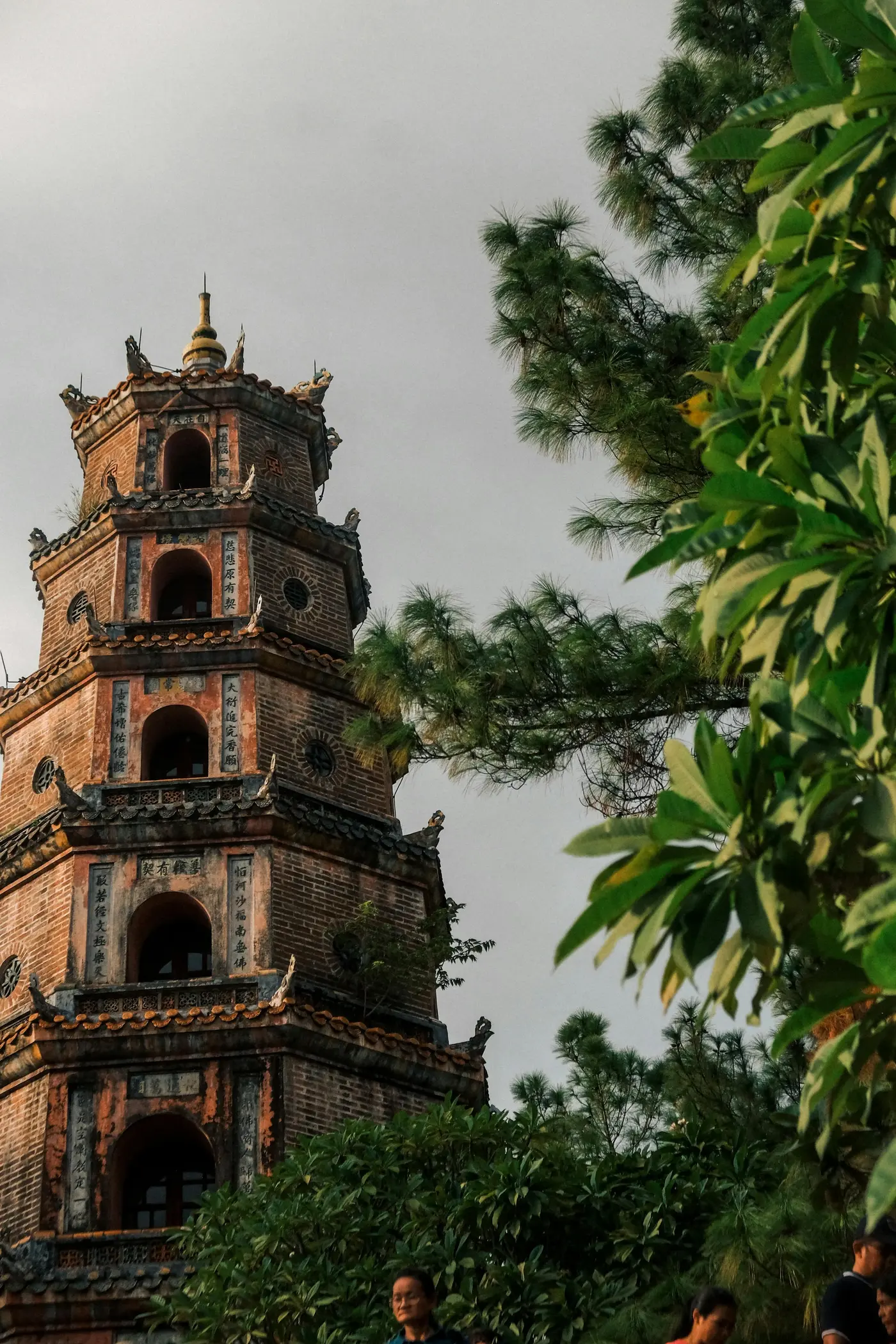Pagode Thien Mu sur la Rivière des Parfums — Hué Vietnam, symbole de la ville