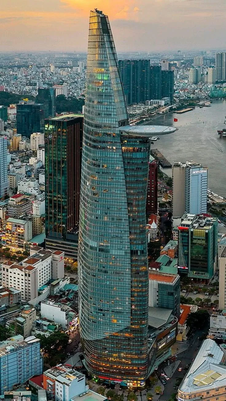 Tour Bitexco Ho Chi Minh — gratte-ciel emblématique Saigon